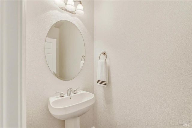 214 Ranch Ct, Novato, CA 94945