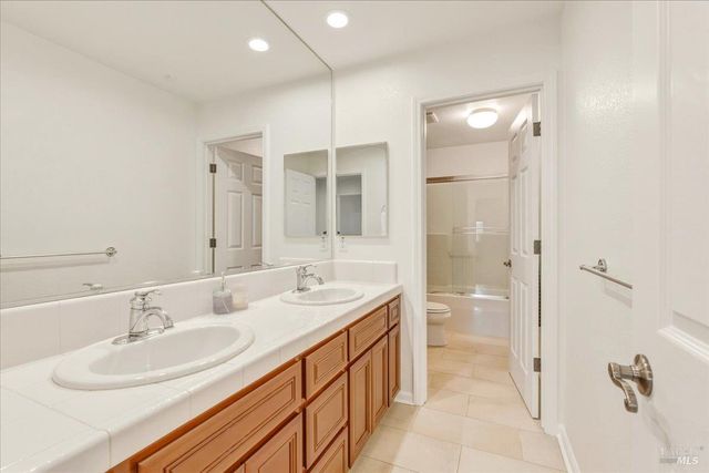 214 Ranch Ct, Novato, CA 94945