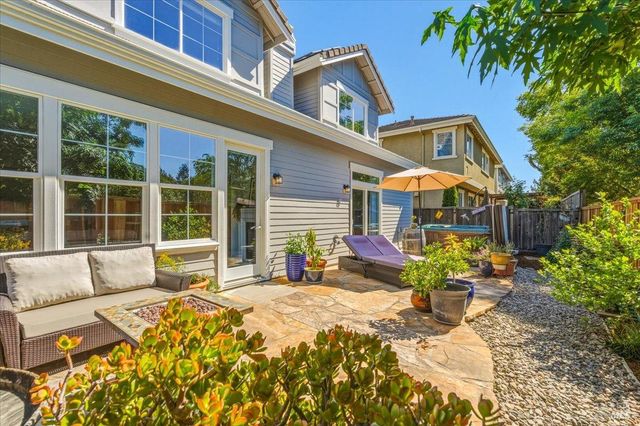 214 Ranch Ct, Novato, CA 94945