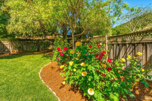 214 Ranch Ct, Novato, CA 94945