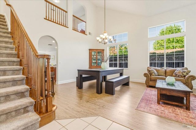 214 Ranch Ct, Novato, CA 94945