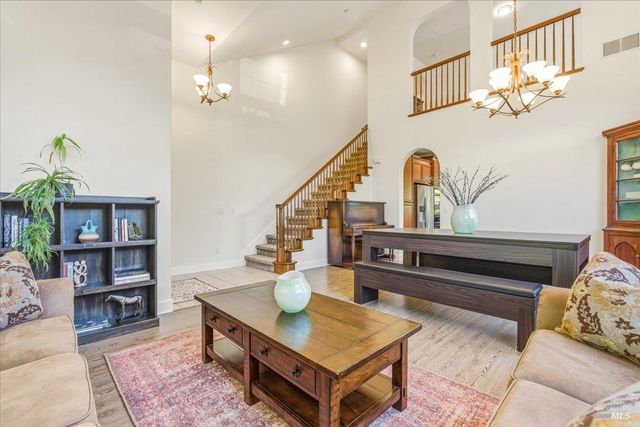 214 Ranch Ct, Novato, CA 94945