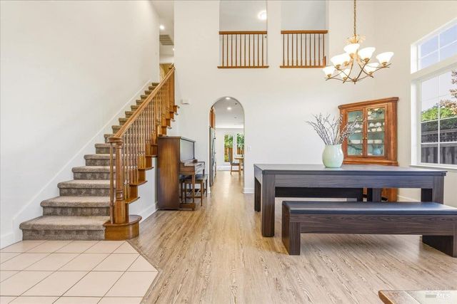 214 Ranch Ct, Novato, CA 94945