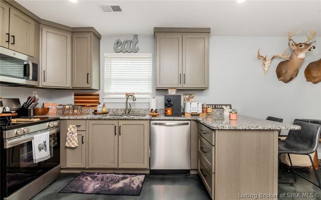 1422 E Elm Street, New Albany, IN 47150