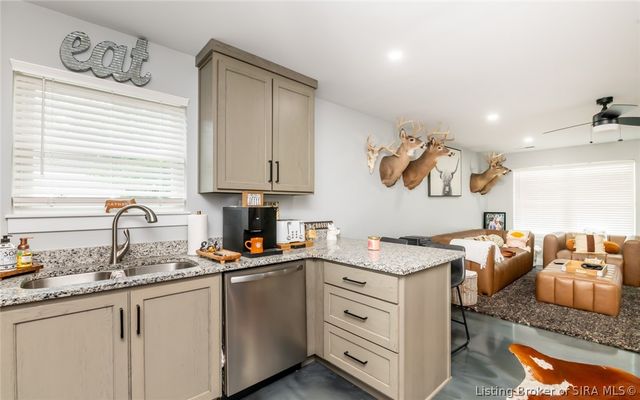 1422 E Elm Street, New Albany, IN 47150
