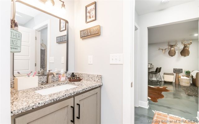 1422 E Elm Street, New Albany, IN 47150