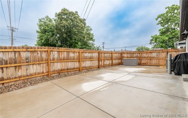 1422 E Elm Street, New Albany, IN 47150