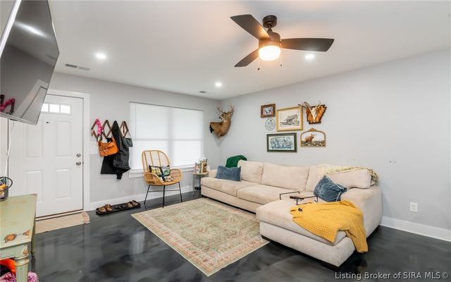 1422 E Elm Street, New Albany, IN 47150