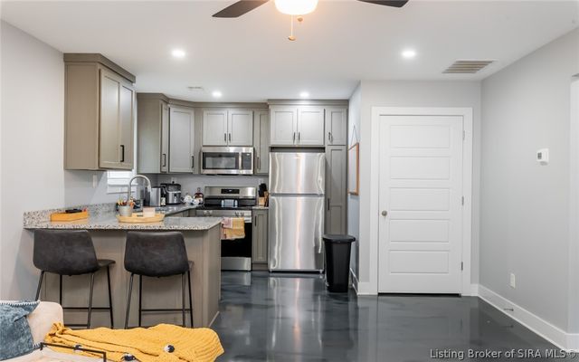 1422 E Elm Street, New Albany, IN 47150