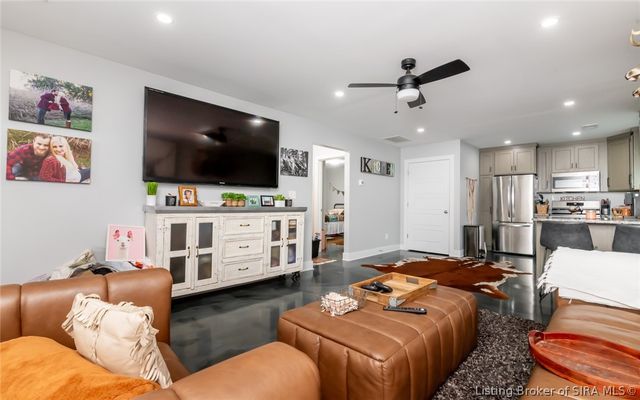 1422 E Elm Street, New Albany, IN 47150