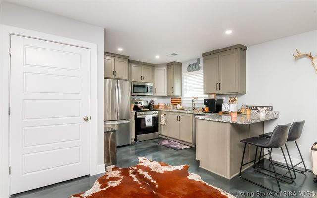 1422 E Elm Street, New Albany, IN 47150