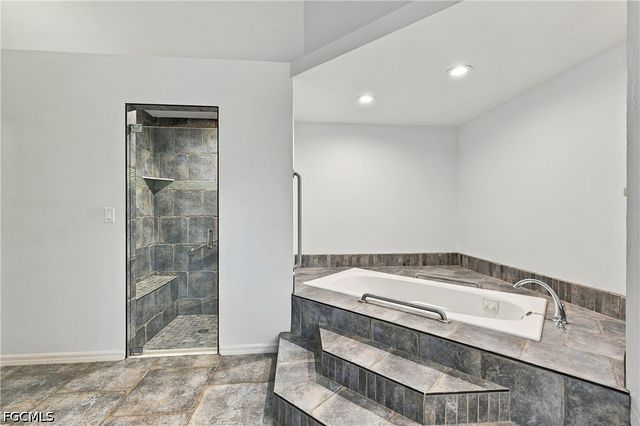 3778 Hidden Acres CIR S, North Fort Myers, FL 33903