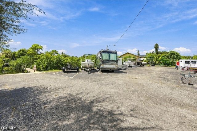 3778 Hidden Acres CIR S, North Fort Myers, FL 33903