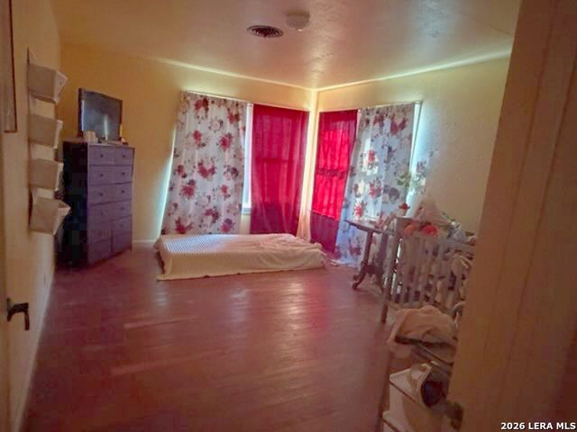 311 Renfro, Devine, TX 78016