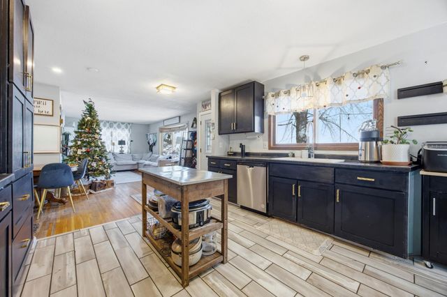 5287 40th Street N, Moorhead, MN 56560