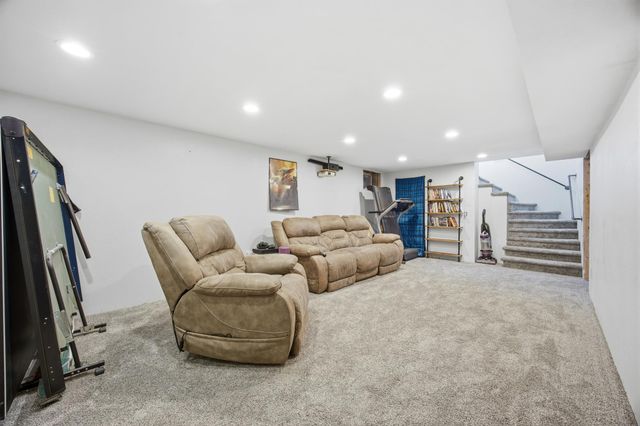 5287 40th Street N, Moorhead, MN 56560