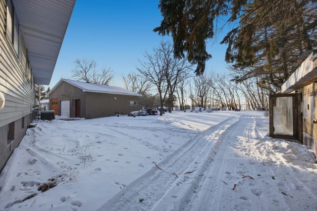 5287 40th Street N, Moorhead, MN 56560