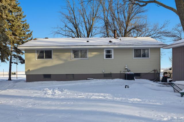 5287 40th Street N, Moorhead, MN 56560