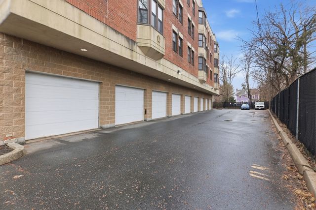 34 Sumner Ave 210, Springfield, MA 01108
