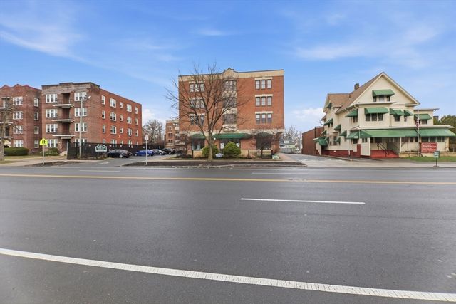 34 Sumner Ave 210, Springfield, MA 01108