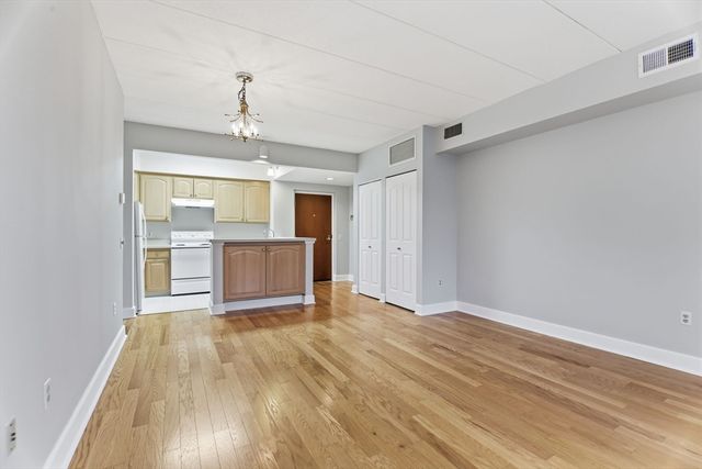 34 Sumner Ave 210, Springfield, MA 01108