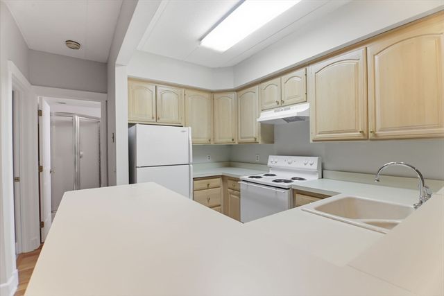 34 Sumner Ave 210, Springfield, MA 01108