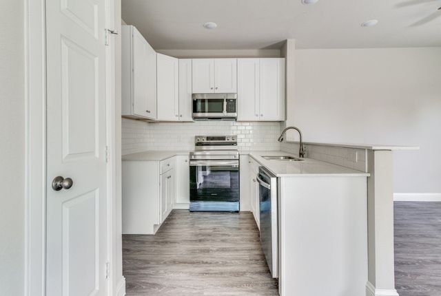 811 W Coffin Street, Denison, TX 75020