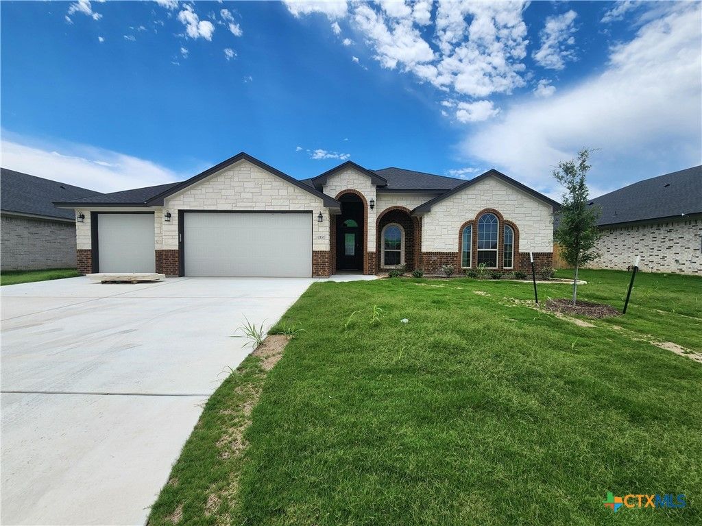 719 Eagle Claw Drive, Salado, TX 76571