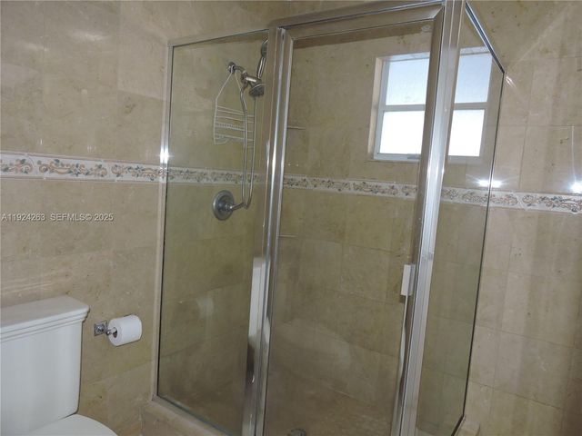 551 E 39th St 1, Hialeah, FL 33013