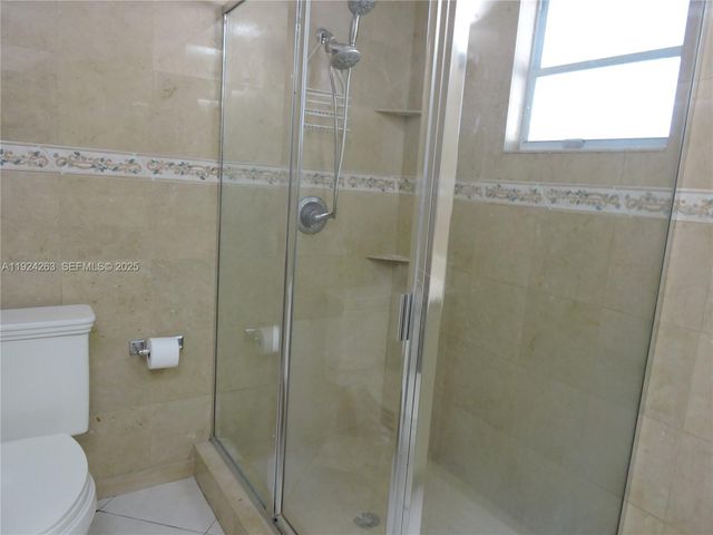 551 E 39th St 1, Hialeah, FL 33013