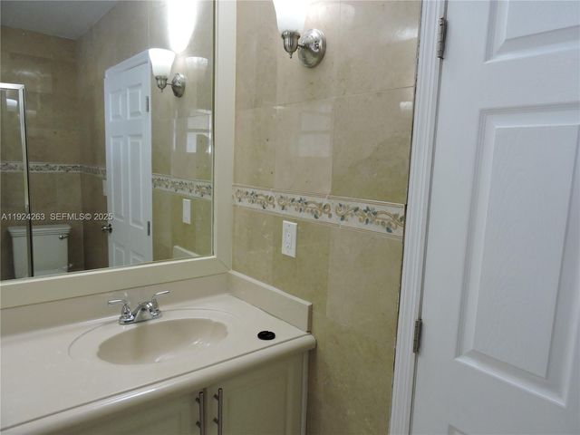 551 E 39th St 1, Hialeah, FL 33013