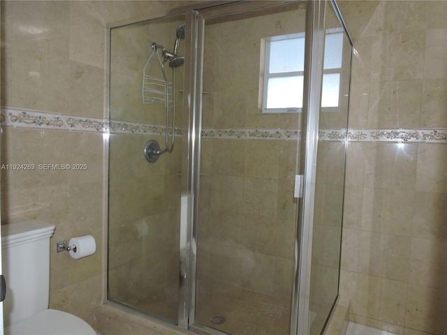 551 E 39th St 1, Hialeah, FL 33013