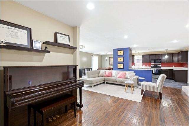 6725 Braeburn Drive, Dallas, TX 75214