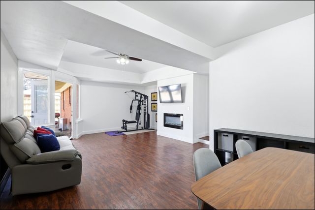 6725 Braeburn Drive, Dallas, TX 75214