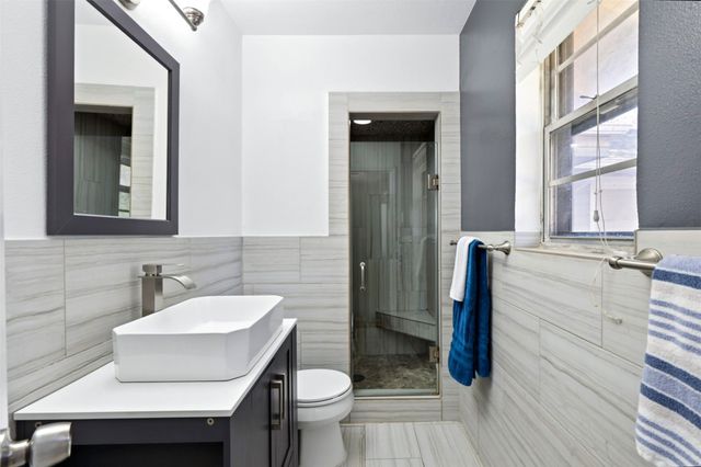 6725 Braeburn Drive, Dallas, TX 75214