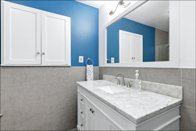 6725 Braeburn Drive, Dallas, TX 75214