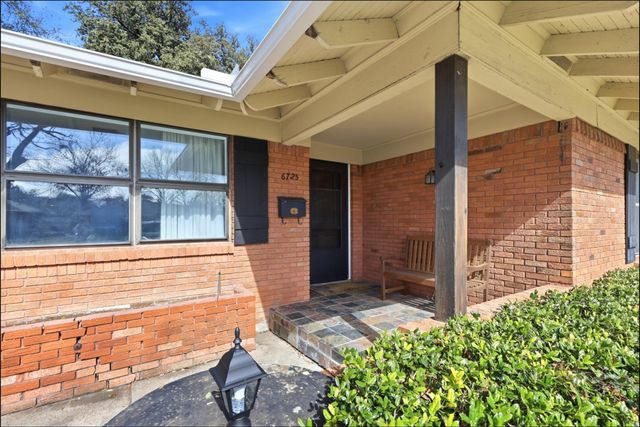 6725 Braeburn Drive, Dallas, TX 75214