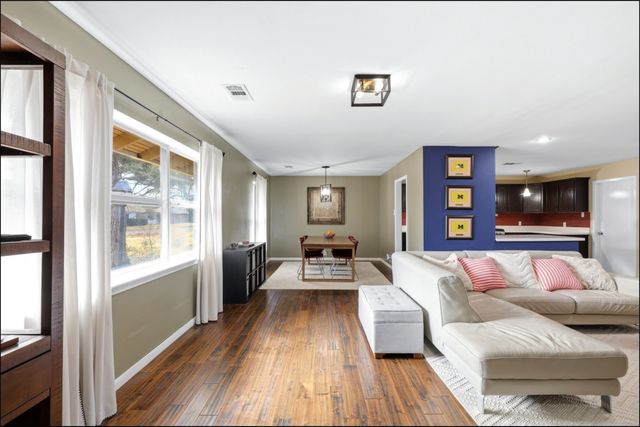 6725 Braeburn Drive, Dallas, TX 75214