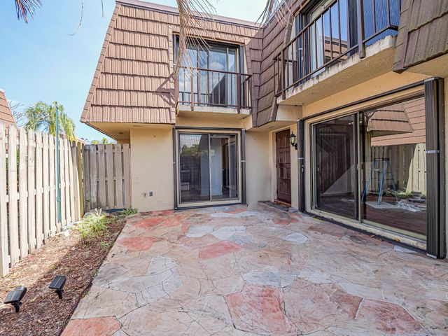 1166 6th Avenue 20a, Vero Beach, FL 32960