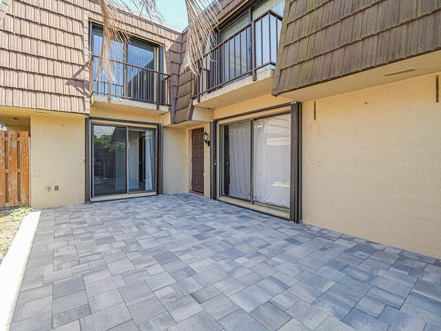 1166 6th Avenue 20a, Vero Beach, FL 32960