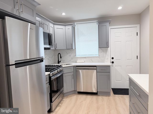 2436 S DARIEN ST, Philadelphia, PA 19148