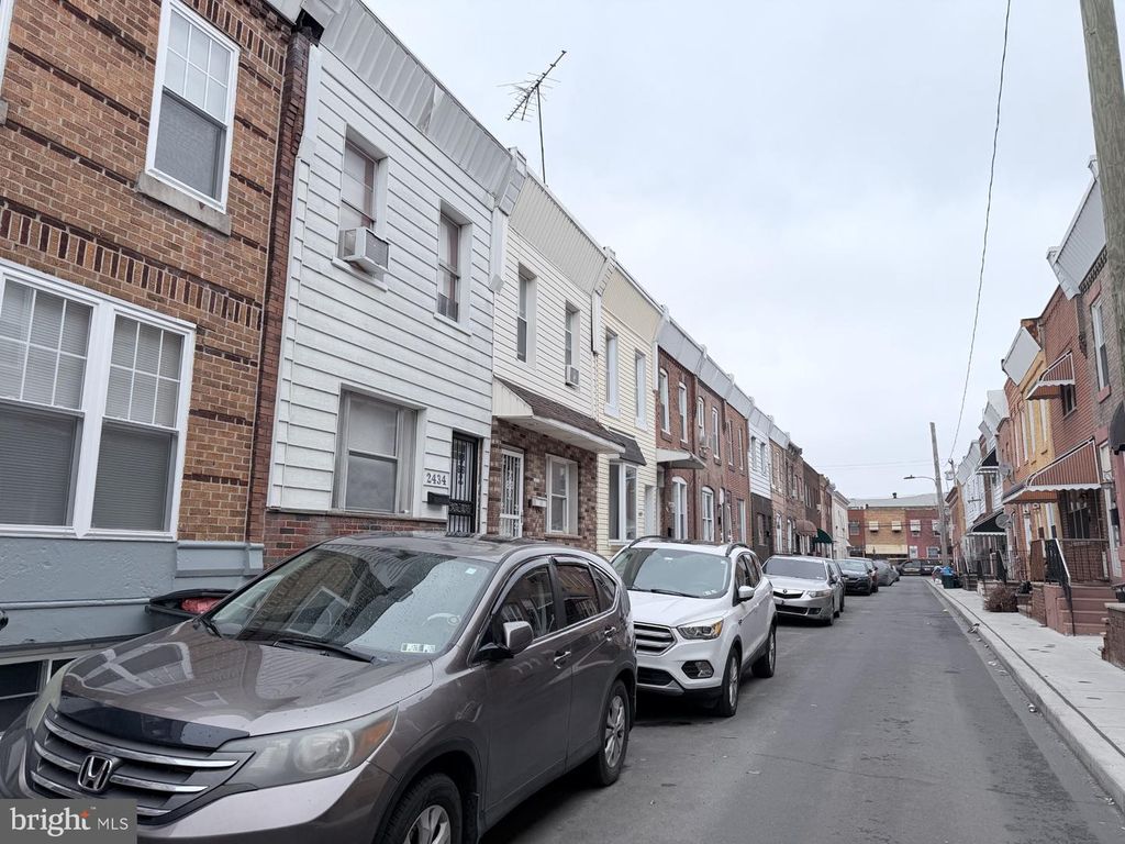 2436 S DARIEN ST, Philadelphia, PA 19148