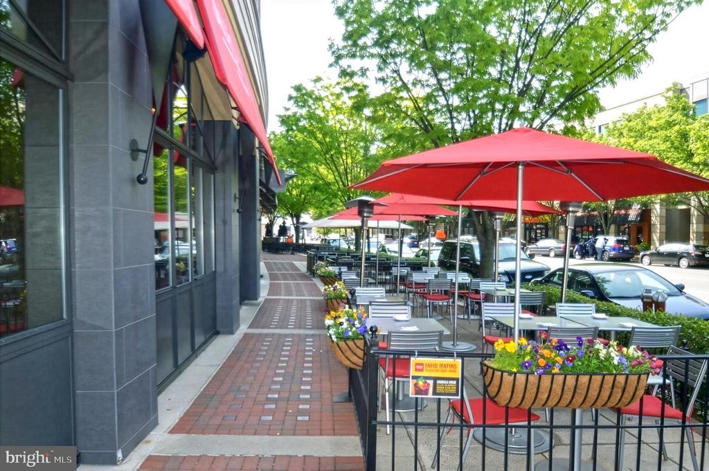 Image 25 of property listing at 4808 MOORLAND LN #701, Bethesda, MD 20814