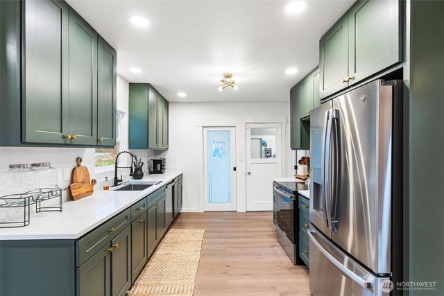 27805 Hinkleman Road, Buckley, WA 98321