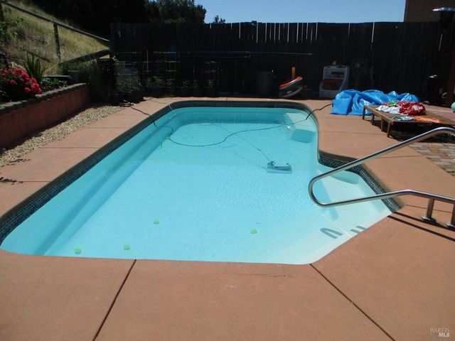 308 Toscana Cir, Cloverdale, CA 95425