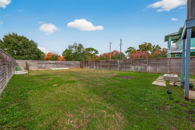 2461 Baycrest Drive, Houston, TX 77058