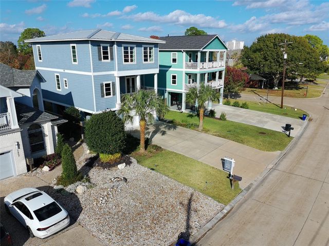 2461 Baycrest Drive, Houston, TX 77058