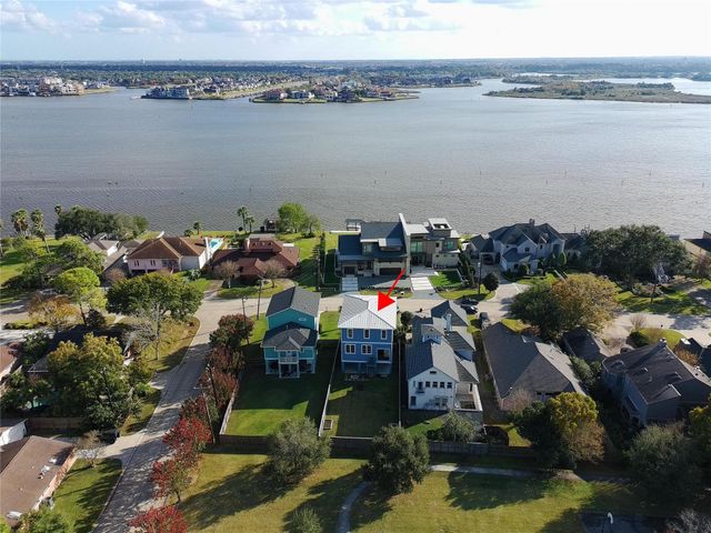 2461 Baycrest Drive, Houston, TX 77058