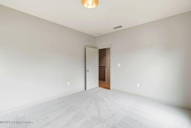 907 S Sherrin Ave, Louisville, KY 40207