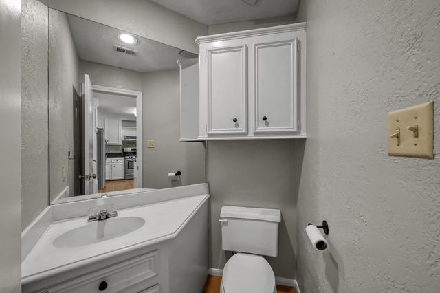 4 Waters Edge Street, Conroe, TX 77356